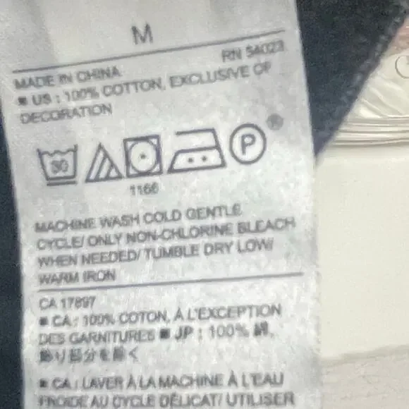 Banana Republic Hola Ciao Knit Heart Sweater Size Medium Soft Essential - Picture 5 of 5